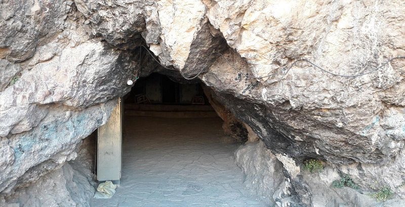 ورودی غار دربند مهدی‌شهر